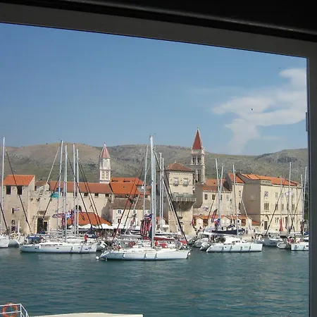 Πανσιόν Tudor 3*