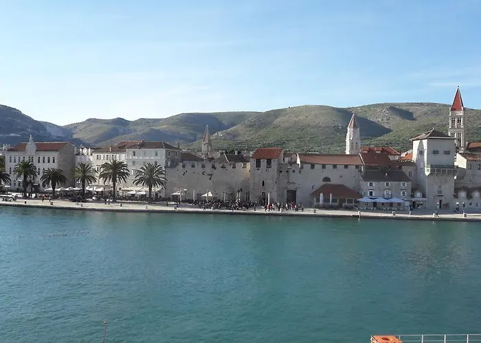 Tudor Τρογκίρ