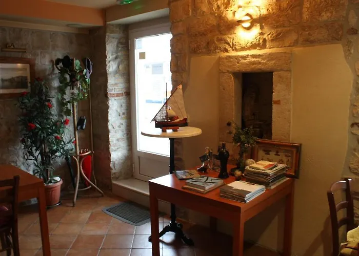 Tudor Casa de hóspedes Trogir